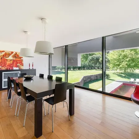 Vila Oak House